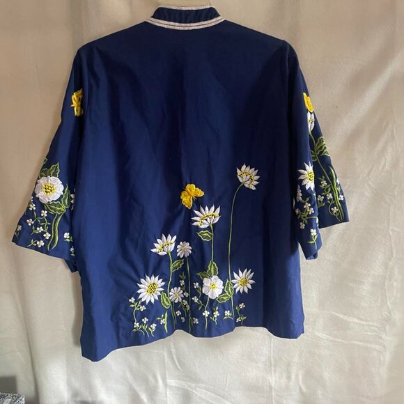 EUC Vintage Cuchi Blue Embroidered Button Down Blouse size 2X - Picture 6 of 7